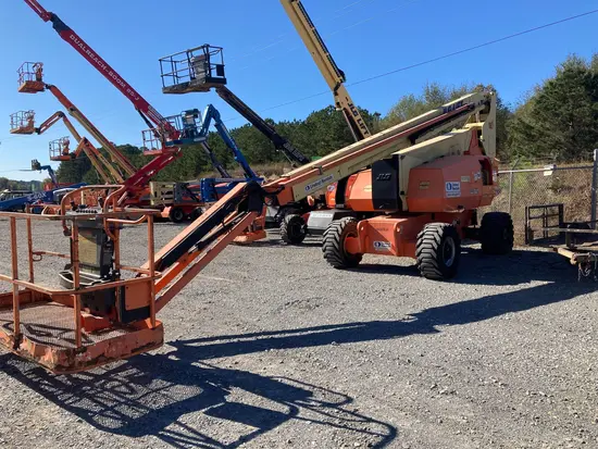 2013 JLG 800AJ Articulating Boom Lift