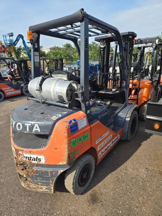 2018 Toyota 8FGU25 Warehouse Forklift