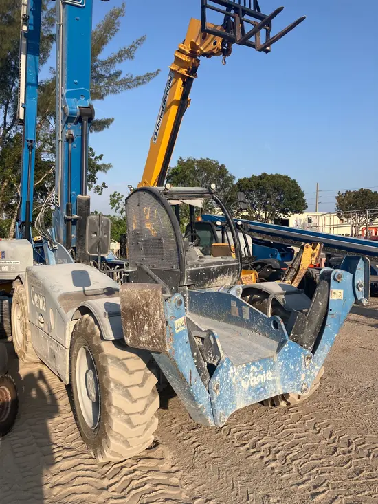 2016 Genie GTH-1256 Forklift