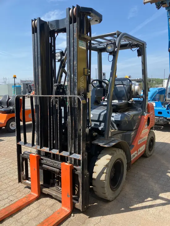 2018 Toyota 8FGU25 Warehouse Forklift
