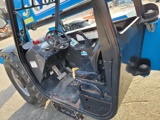 2015 Genie GTH-1056 Forklift