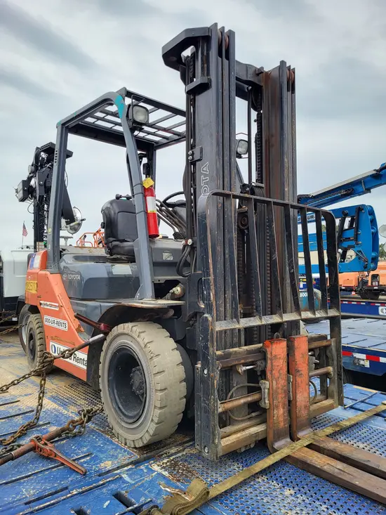 2018 Toyota 8FDU25 Warehouse Forklift