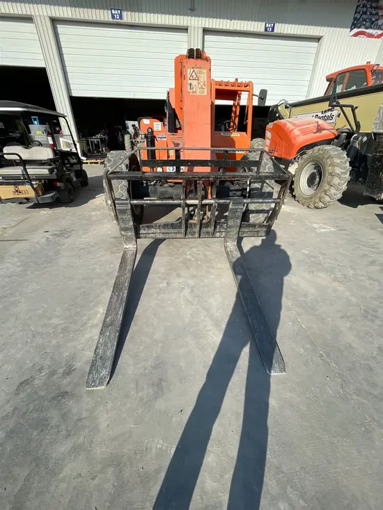 2014 SKYTRAK 8042 Forklift