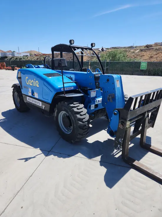 2017 Genie GTH-5519 Forklift