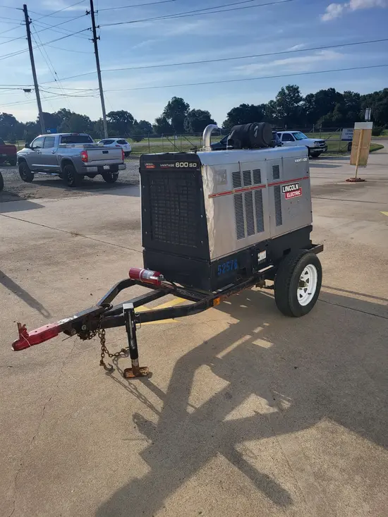 2017 Lincoln Electric VANTAGE 600SD Welder
