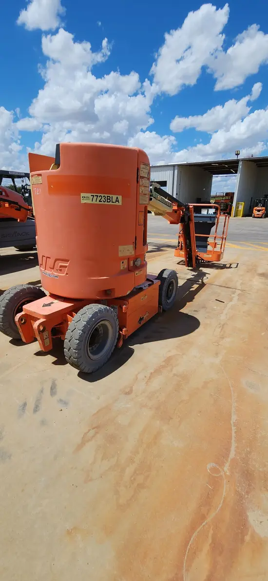 2014 JLG E300AJP Articulating Boom Lift