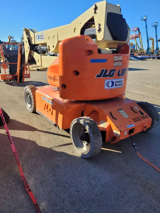 2014 JLG E400AJPN Articulating Boom Lift