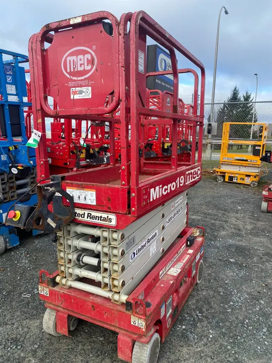 2018 MEC MICRO 19 Scissor Lift