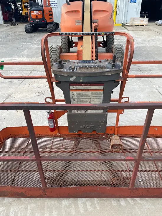 2014 JLG 400S Boom Lift