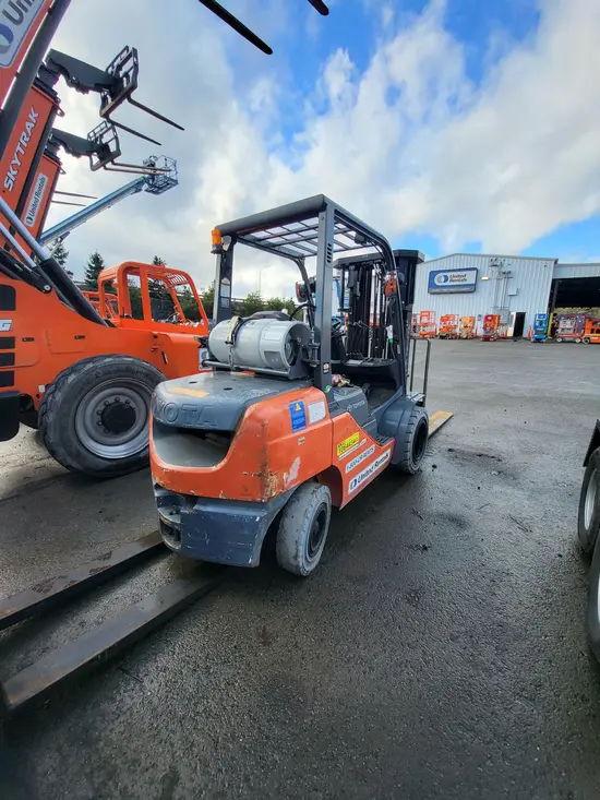 2017 Toyota 8FGU30 Warehouse Forklift
