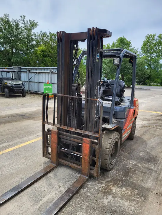 2018 Toyota 8FDU30 Warehouse Forklift