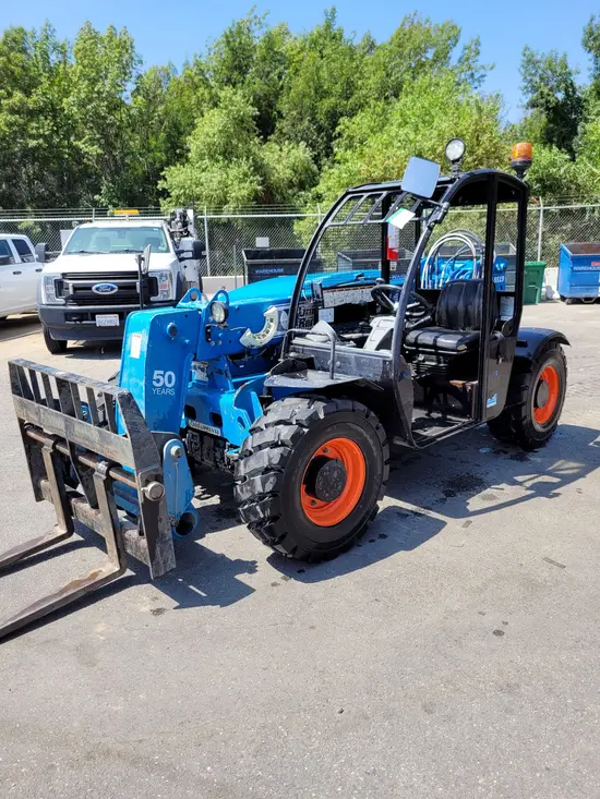 2017 Genie GTH-5519 Forklift