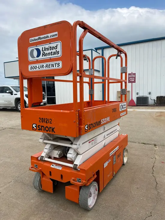 2017 Snorkel S3219E Scissor Lift