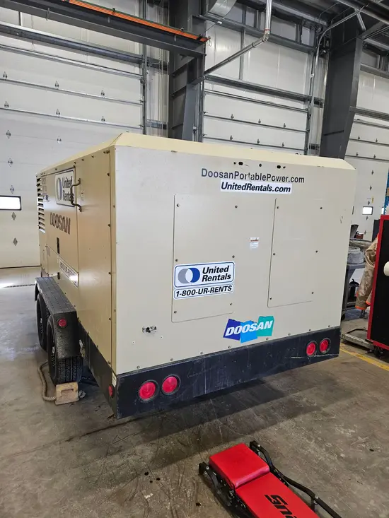 2018 Doosan XP825/HP750WCU Air Compressor