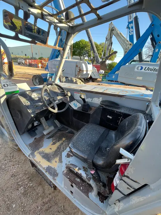2014 SKYTRAK 8042 Forklift