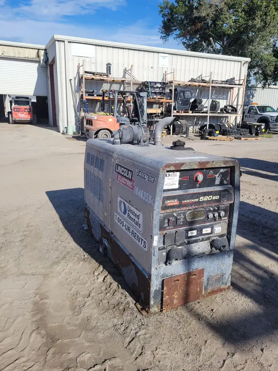 2016 Lincoln Electric VANTAGE 520 Welder