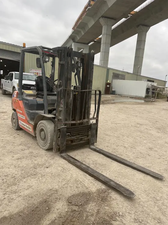 2017 Toyota 8FDU25 Warehouse Forklift