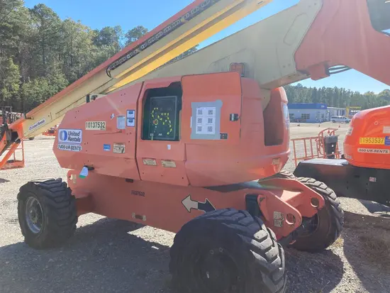 2013 JLG 800AJ Articulating Boom Lift