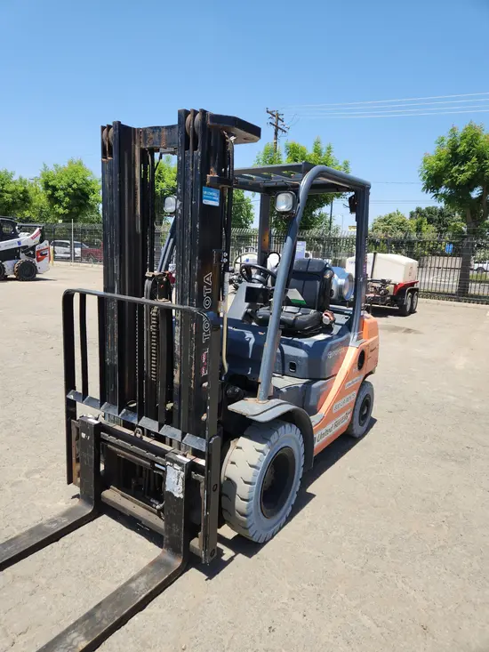 2018 Toyota 8FGU25 Warehouse Forklift