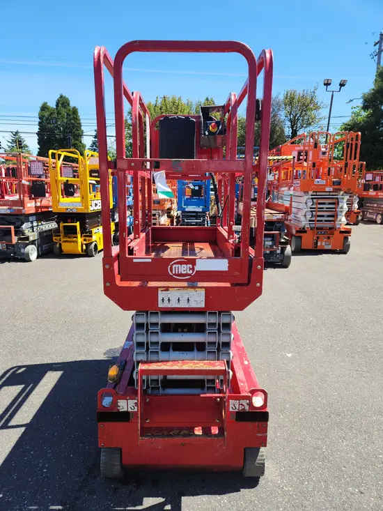 2018 MEC MICRO 19 Scissor Lift