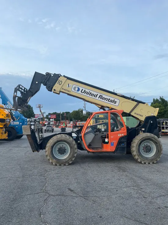 2016 JLG 1055 Forklift