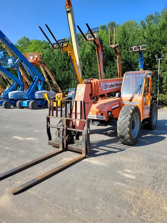 2015 SKYTRAK 6042 Forklift