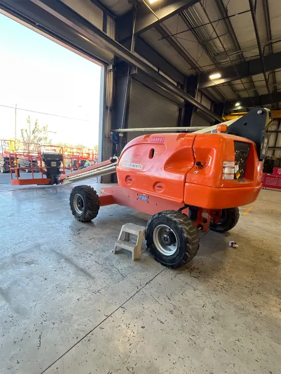 2013 JLG 400S Boom Lift