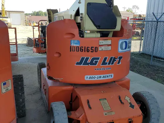 2012 JLG E400AJPN Articulating Boom Lift