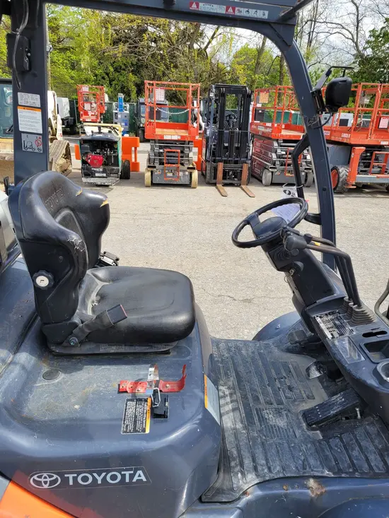 2017 Toyota 8FGU25 Warehouse Forklift