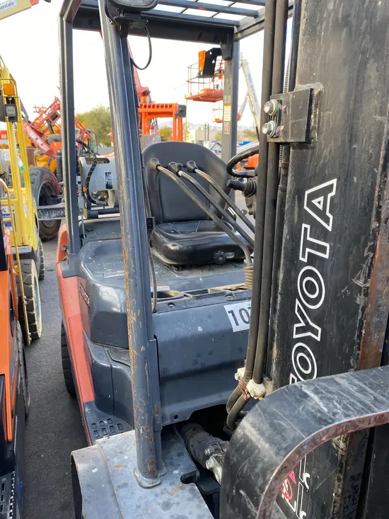 2018 Toyota 8FGU25 Warehouse Forklift