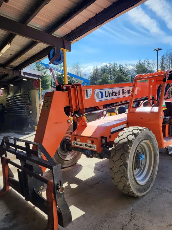 2015 SKYTRAK 6042 Forklift