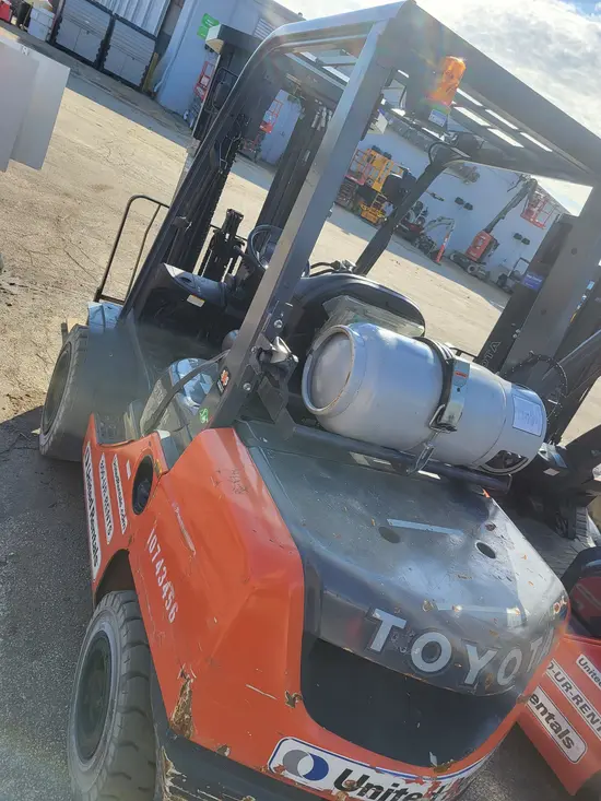 2018 Toyota 8FGU30 Warehouse Forklift