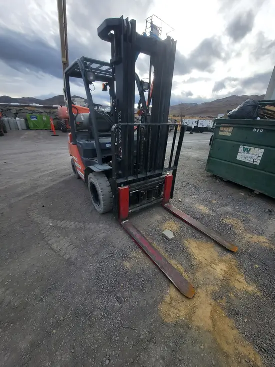 2018 Toyota 8FGU25 Warehouse Forklift