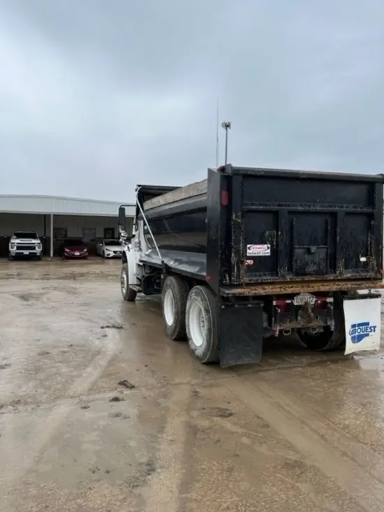 2020 Freightliner M2106 Truck