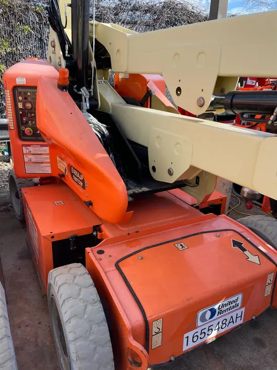 2016 JLG E400AJPN Articulating Boom Lift