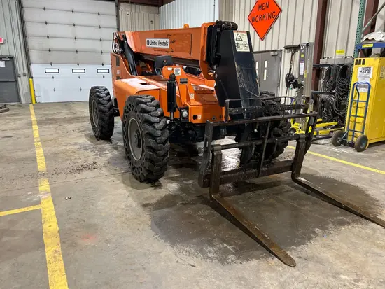 2016 SKYTRAK 8042 Forklift