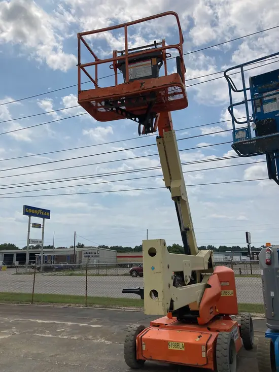 2014 JLG E450AJ Articulating Boom Lift