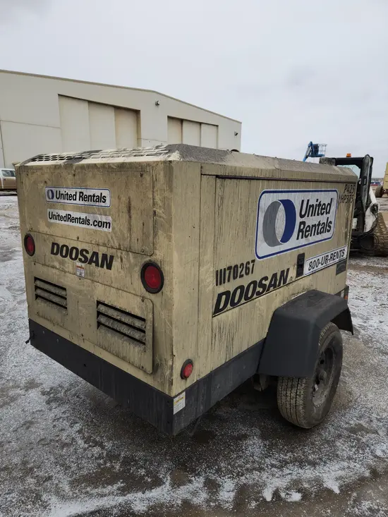 2021 Doosan P425/HP375WCUT4 Air Compressor
