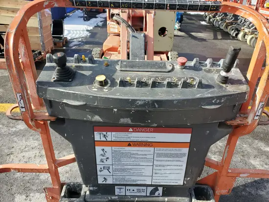2013 JLG E450AJ Articulating Boom Lift