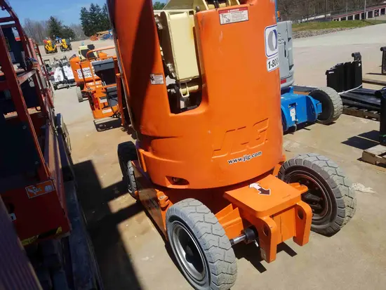 2013 JLG E300AJP Articulating Boom Lift