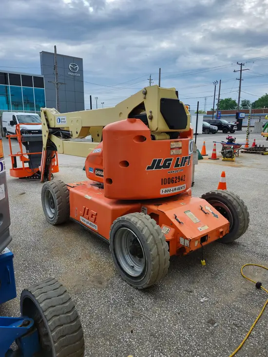 2012 JLG E450AJ Articulating Boom Lift