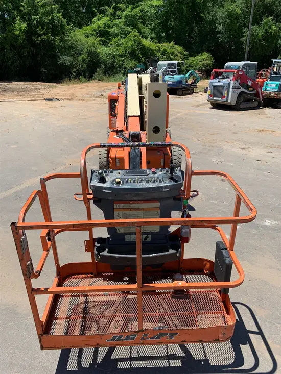 2013 JLG E450AJ Articulating Boom Lift
