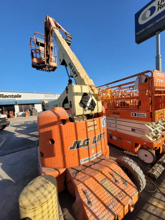 2013 JLG E400AJPN Articulating Boom Lift