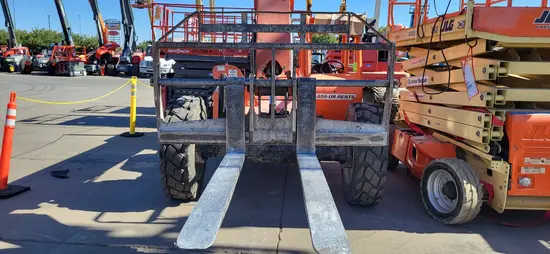 2015 SKYTRAK 8042 Forklift