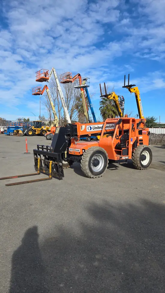 2017 JLG 8042 S Forklift