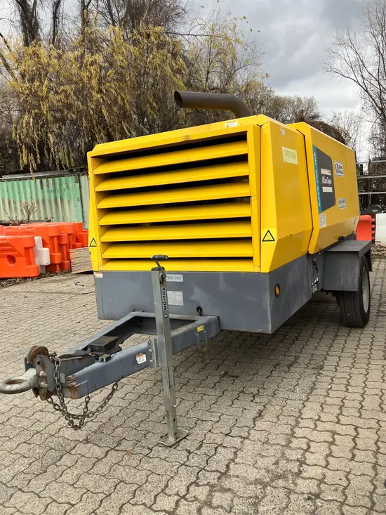 2017 Atlas Copco XATS 750 JD8 Air Compressor