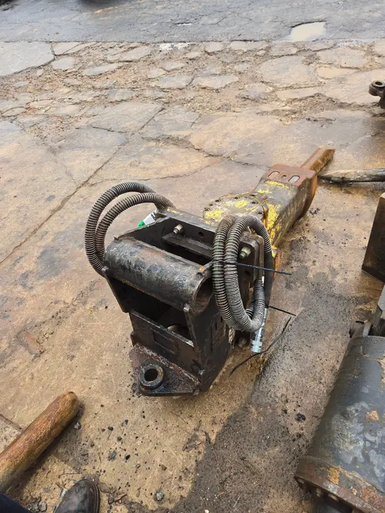 2016 Atlas Copco SB 452 Attachment