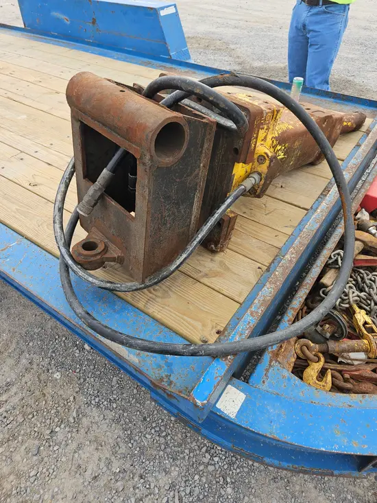 2015 Atlas Copco SB 452 Attachment