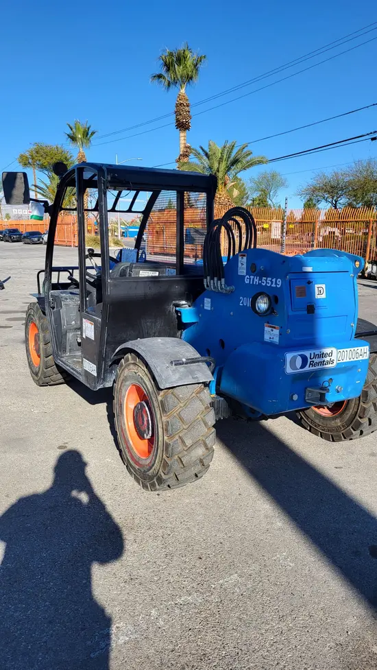 2017 Genie GTH-5519 Forklift