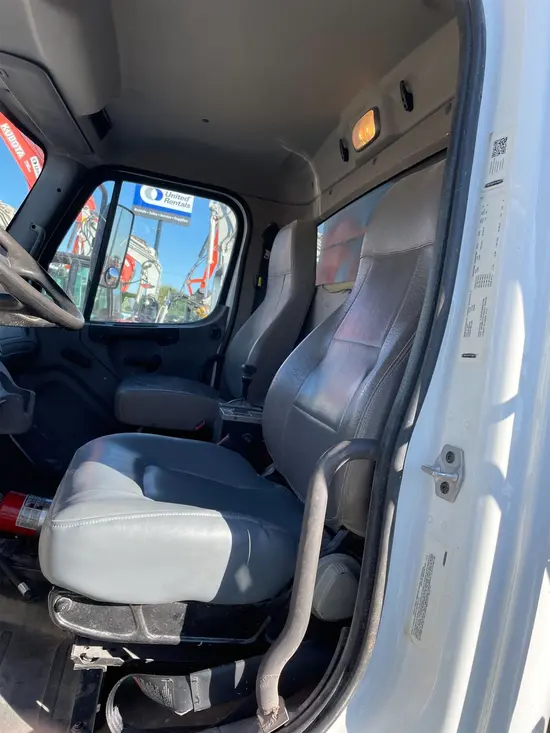 2019 Freightliner M2106HD